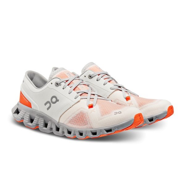 On Women's Cloud X 3 Training Shoes - Ivory/Alloy